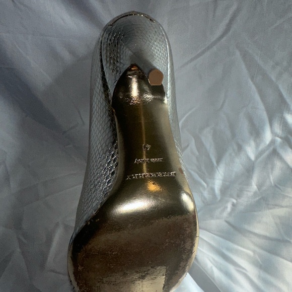 Preloved Burberry heels - Picture 5 of 8